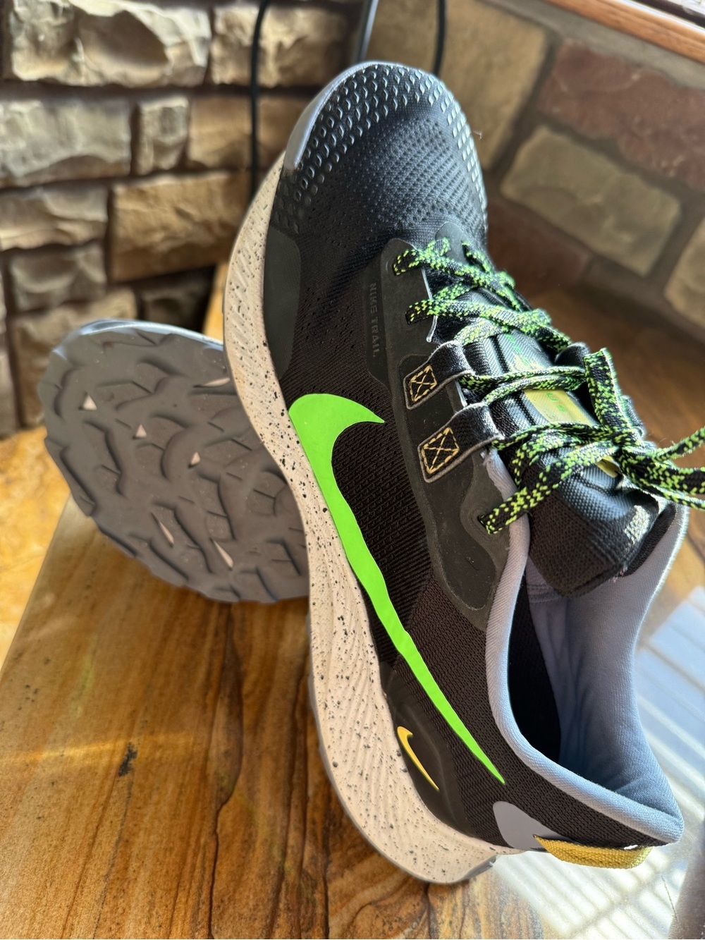 Nike Men’s Black and Volt Training Sneakers Sz 12.5